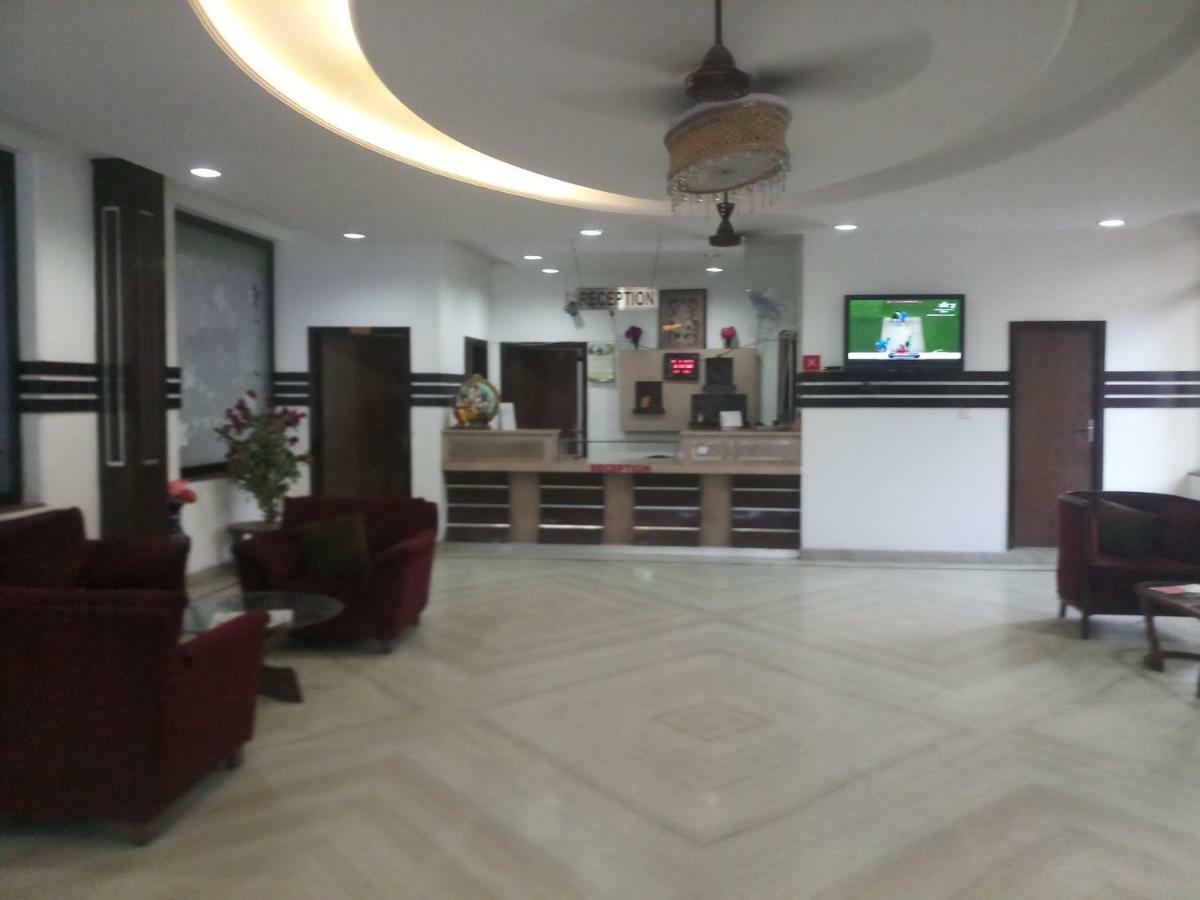 Hotel Vindhwashni Haldwani Bagian luar foto