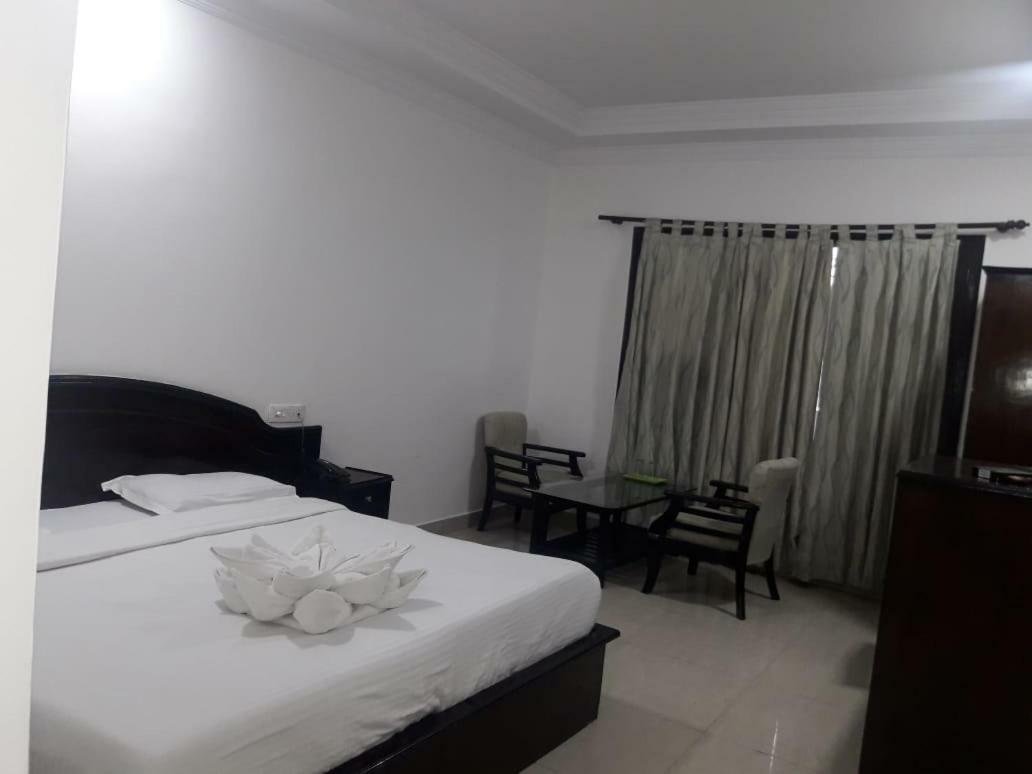 Hotel Vindhwashni Haldwani Bagian luar foto