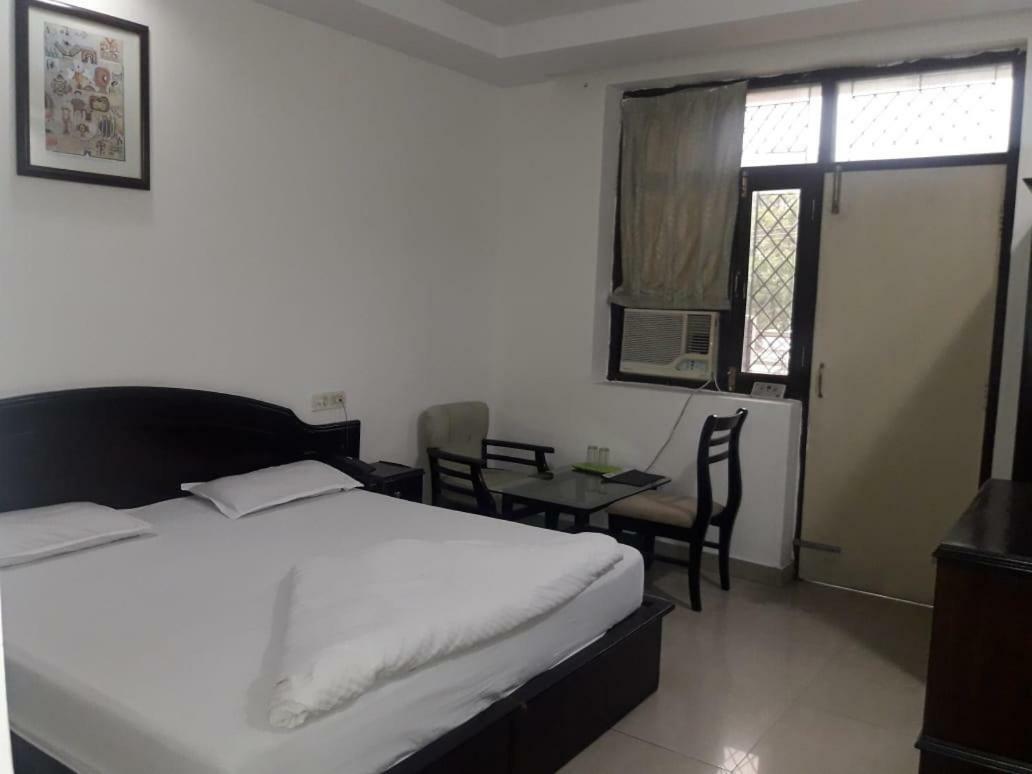 Hotel Vindhwashni Haldwani Bagian luar foto