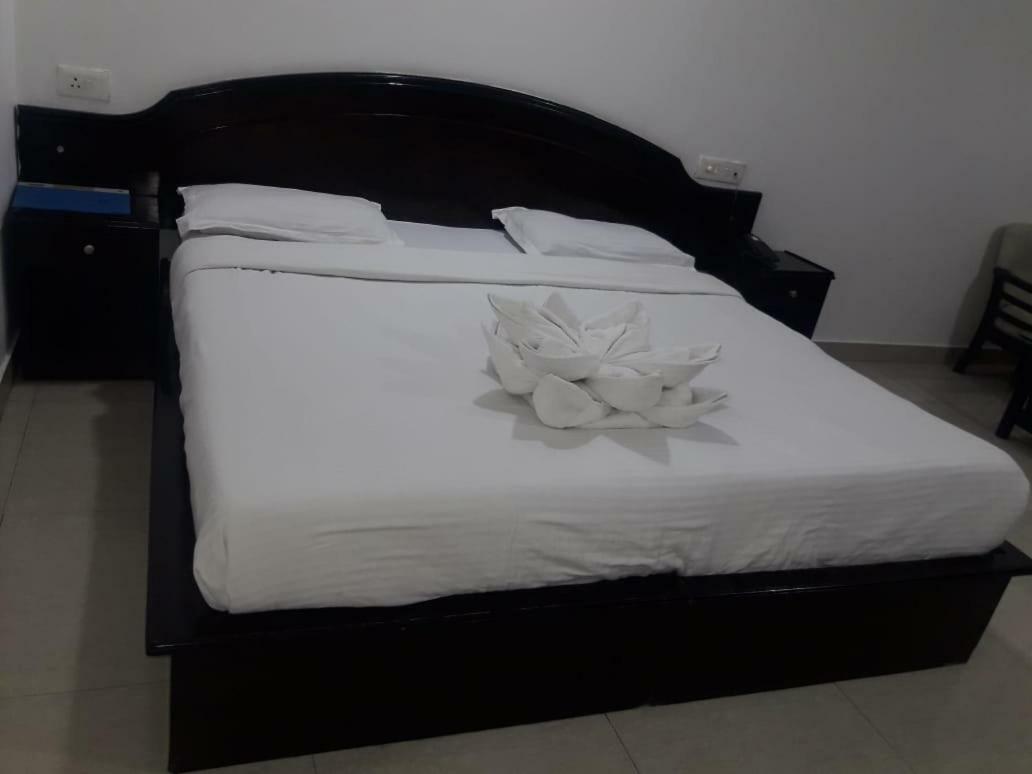 Hotel Vindhwashni Haldwani Bagian luar foto